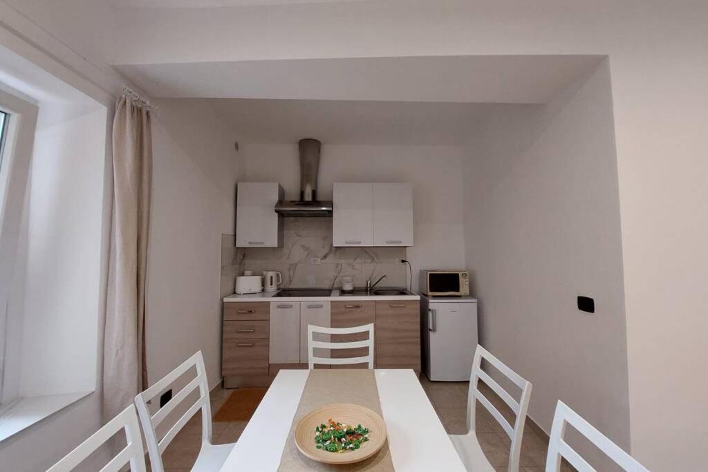 Casa Adelina - Appartamento Pallanza Centro Verbania Ngoại thất bức ảnh