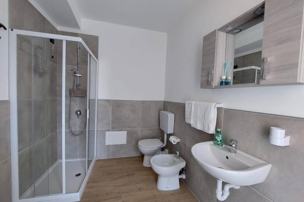 Casa Adelina - Appartamento Pallanza Centro Verbania Ngoại thất bức ảnh