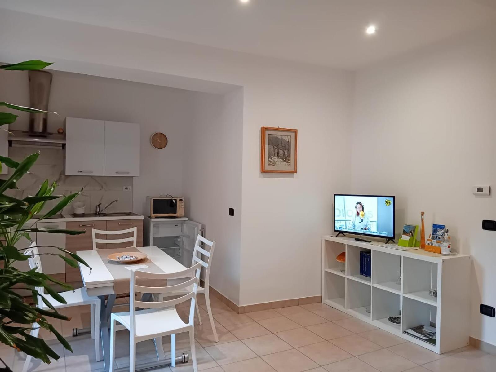 Casa Adelina - Appartamento Pallanza Centro Verbania Ngoại thất bức ảnh
